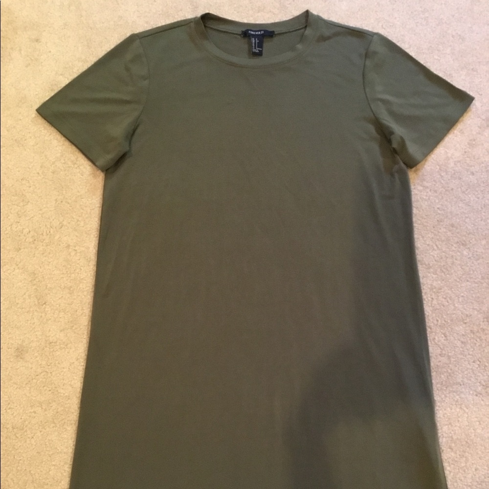 Forever21 T-shirt style knit dress. Size small